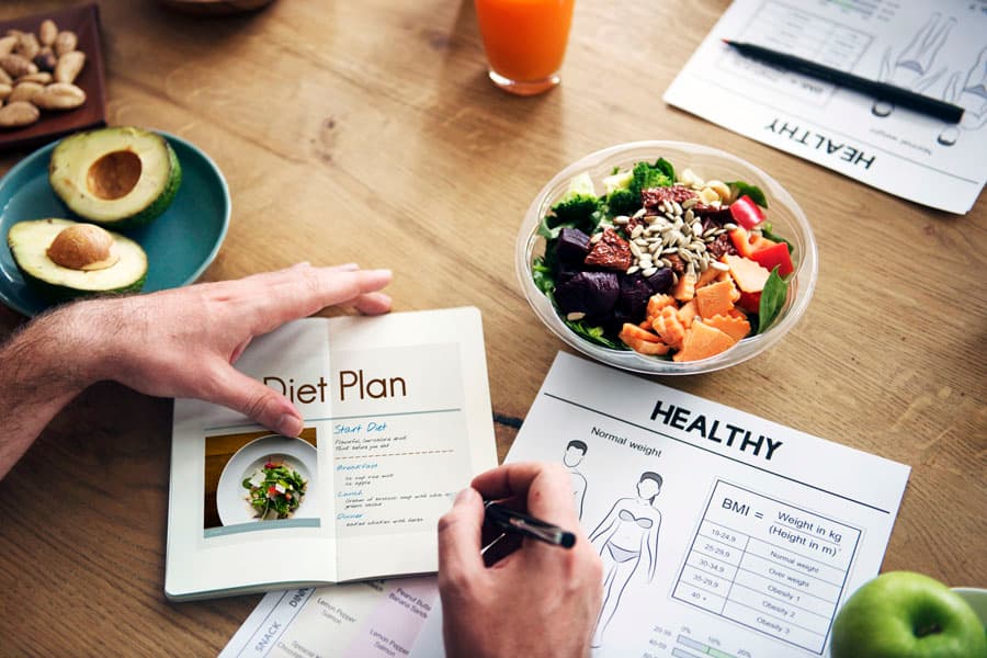 Dieta iperproteica e ipoglucidica: cosa dice il Ministero della Salute?